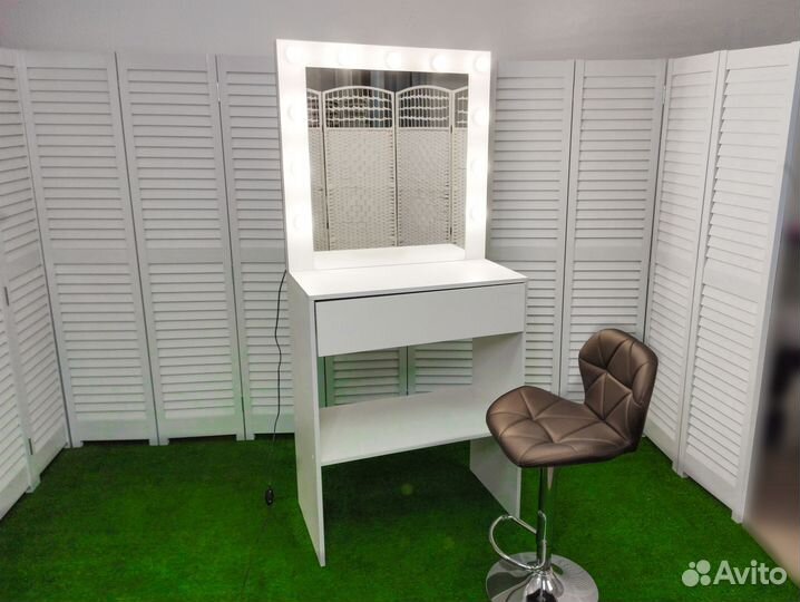 Гримерное зеркало