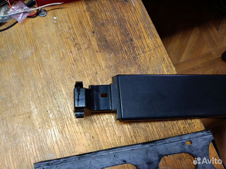 Накладка правого рейлинга Renault Duster