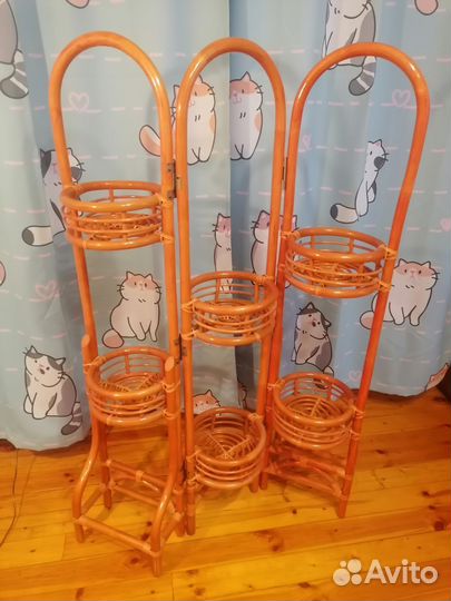 Подставка для цветов - ширма из ротанга