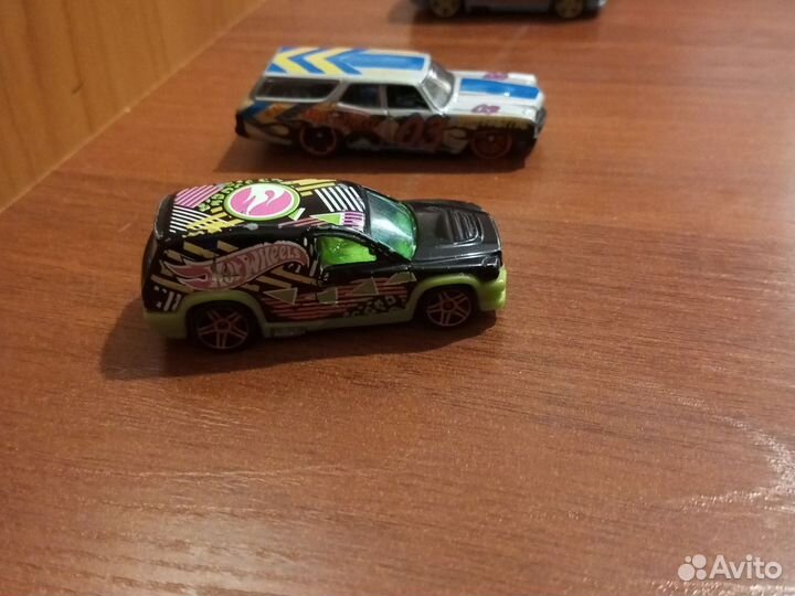 Hot wheels машинки