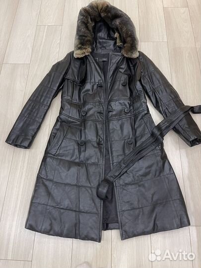 Кожаное пальто с капюшоном