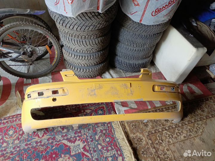 Передний бампер