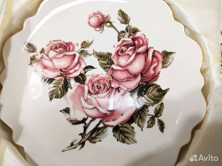 Блюдо и лопатка для торта, пирога