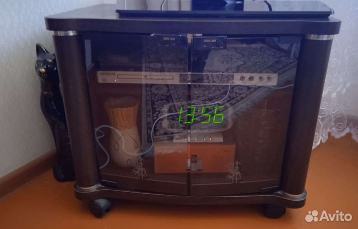 Тумба под телевизор