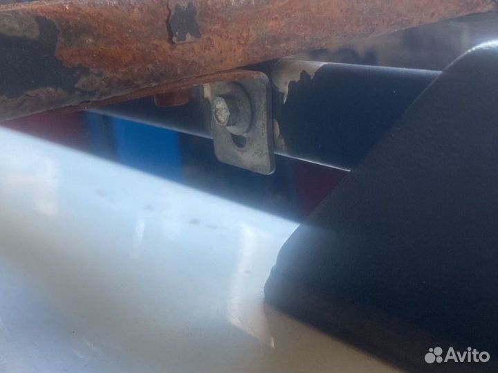 Багажник на релинги крыши