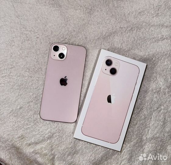 Телефон iPhone 13