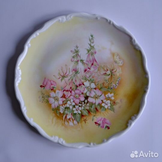 Декоративная тарелка с цветами Royal Albert