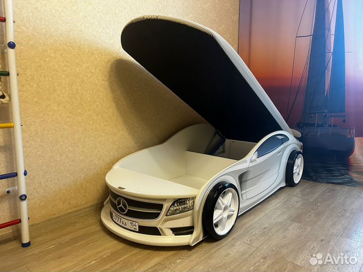 Детская кровать машина с подсветкой