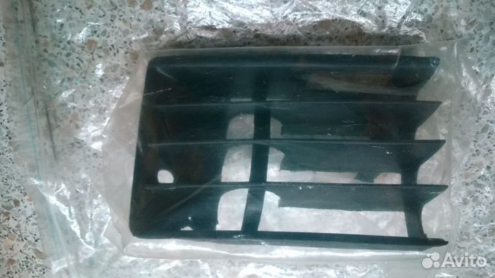 Решетка в бампер правая Audi /Ауди 100 C4 45