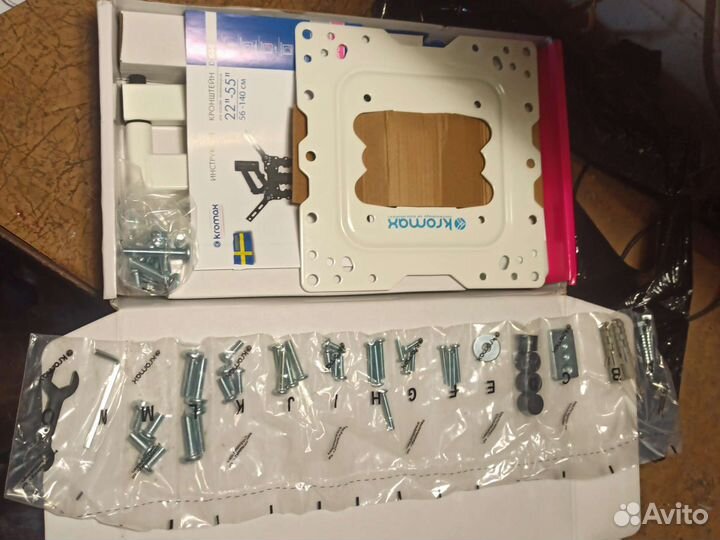 Кронштейн для LED/LCD телевизоров Kromax DIX-18w