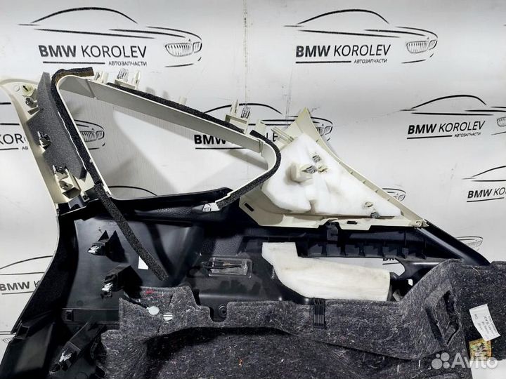 Обшивка багажника правая (хэтчбек) Focus III Ford