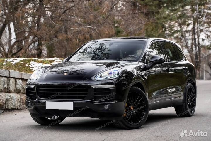 Литые диски в стиле Porsche R21 на Porsche Cayenne