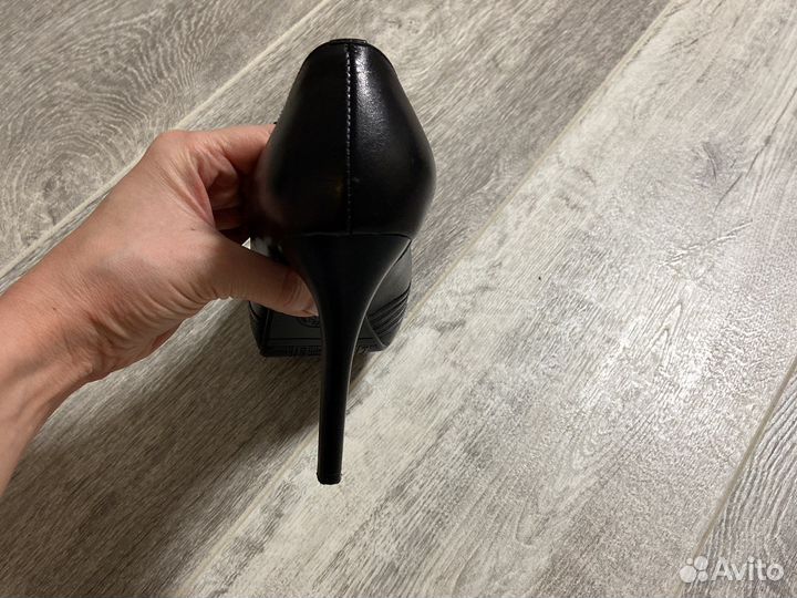 Туфли женские на высоком каблуке из н/к 36 размер