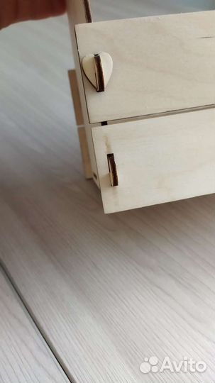 Подарочная коробка