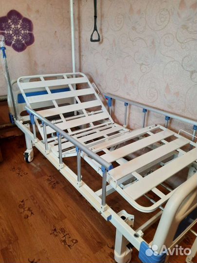 Медицинская кровать для лежачих больных