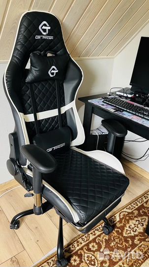 Игровое компьютерное кресло