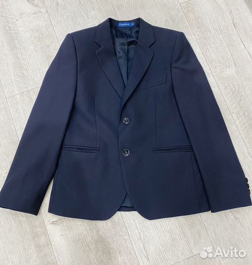 Новый пиджак на мальчика