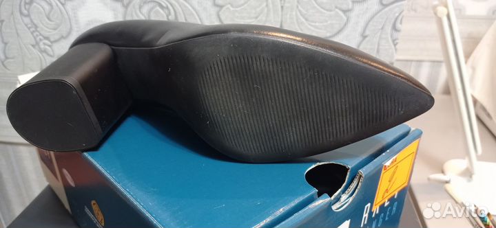 Кожаные новые туфли