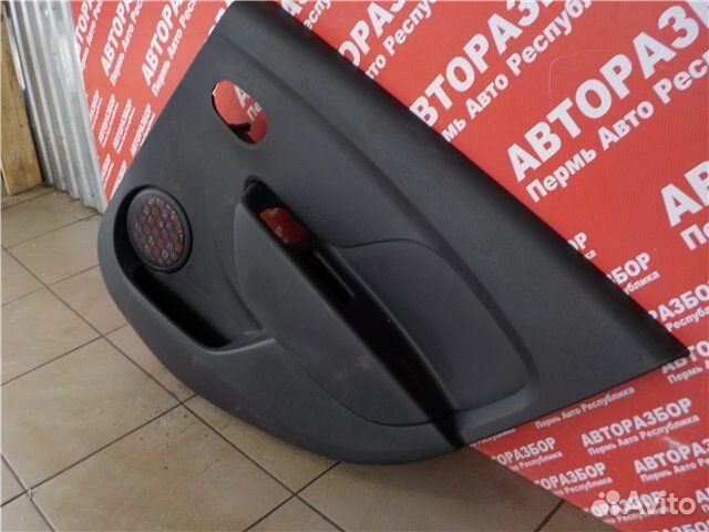 Дверная карта задняя правая Renault Logan L8MV