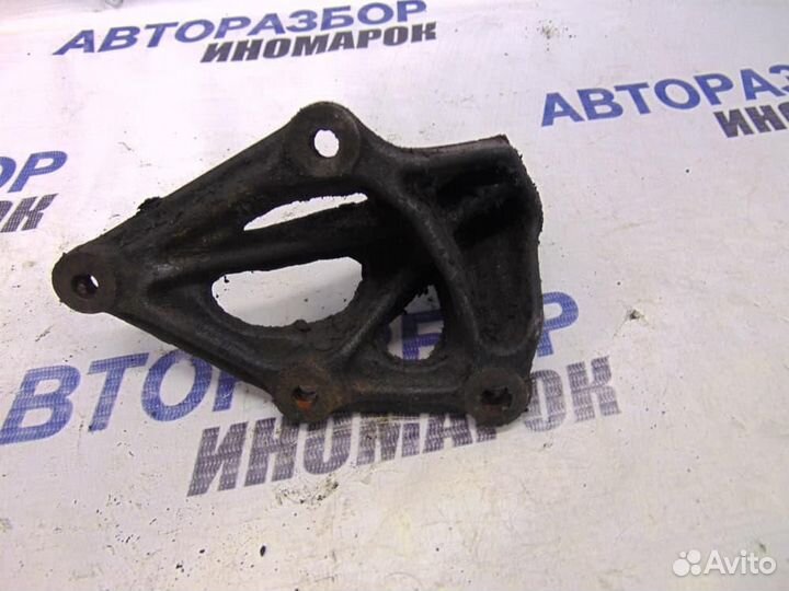 Кронштейн гидроусилителя для Toyota Carina E 1992