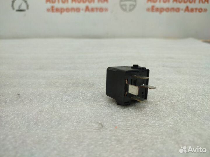 Реле Mercedes W221 2008