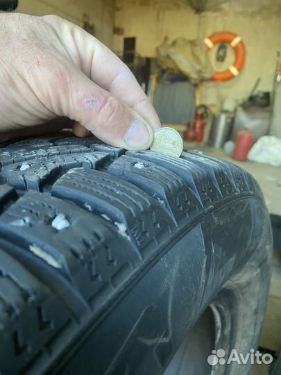 Pirelli Ice Zero 215/65 R16