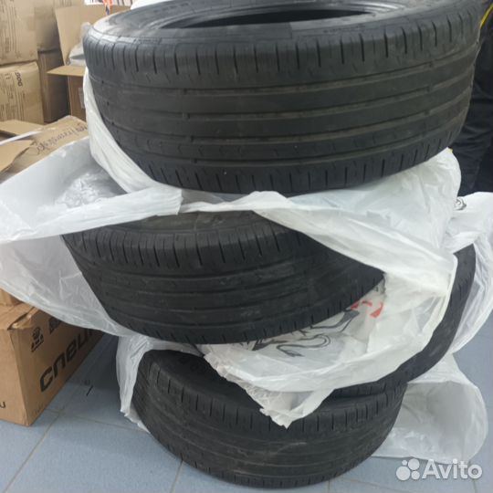 Continental ContiPremiumContact 5 225/60 R17 99V