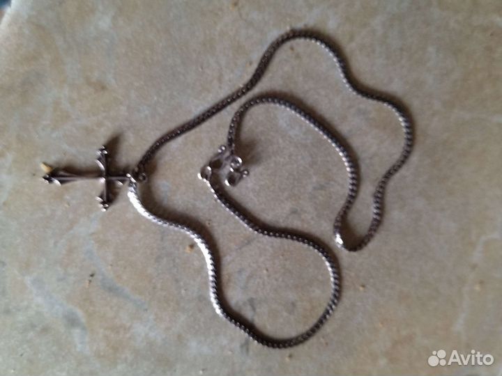 Серебряная цепь с крестом