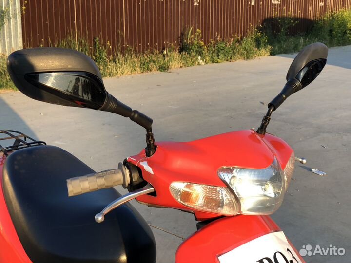 Скутер Suzuki lets 2 new Япония