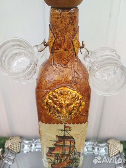 Бутылка штоф подарочная с рюмками и краном