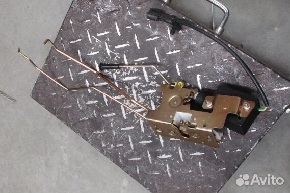 Замок внутр.двери левый FAW J6 6105025-A01