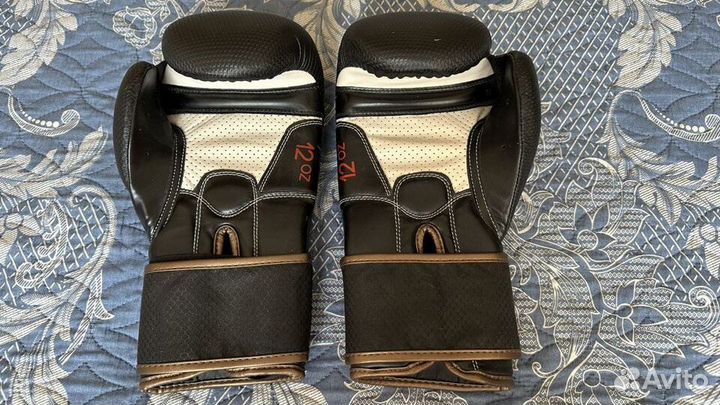 Боксерские перчатки Decathlon Outshock 500 Carbon