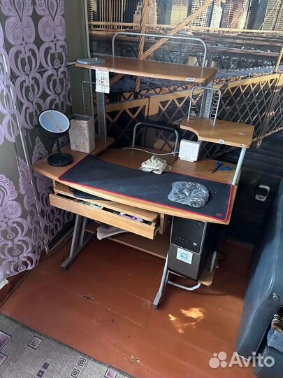 Компьютерный стол