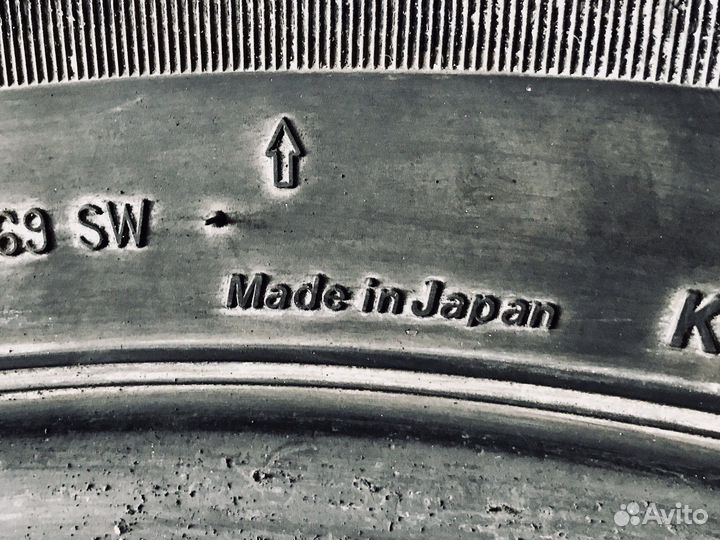 Bridgestone Dueler H/T D687 225/65 R17