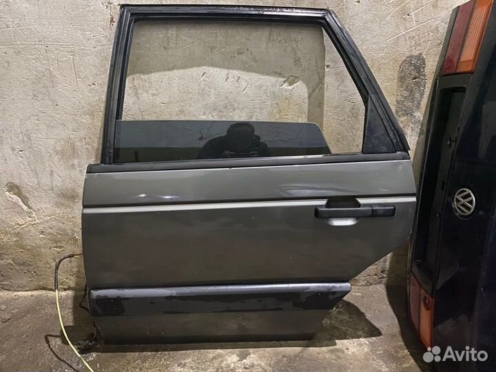 Дверь боковая задняя левая Volkswagen Passat B3