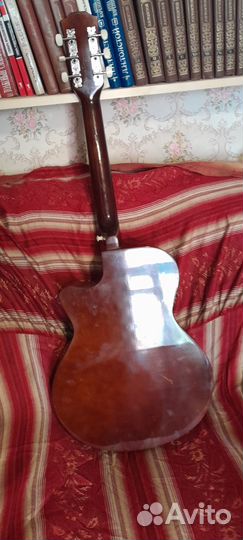 Акустическая гитара