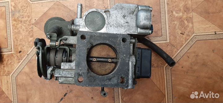 Дроссельная заслонка Toyota Mark II 1G-FE