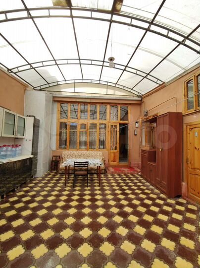 2-к. квартира, 70 м², 1/2 эт.