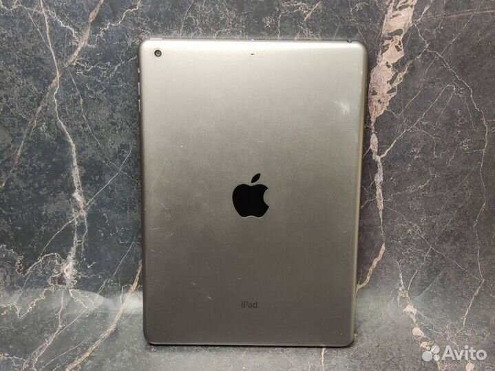 Планшет Apple iPad Air Wi-Fi MD785RU/A 9.7, 1/16GB