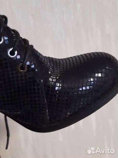 Ботинки демисезонные 40