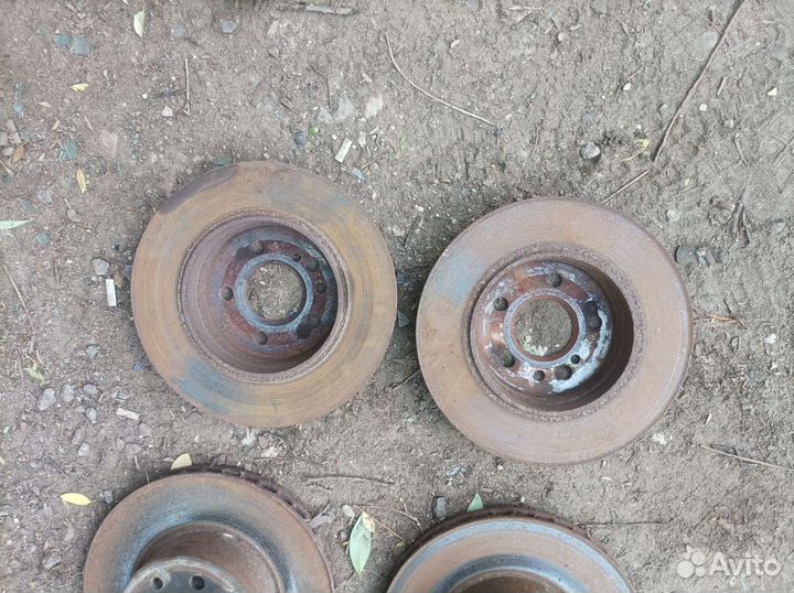 Диски тормозные на Мерседес 140 S