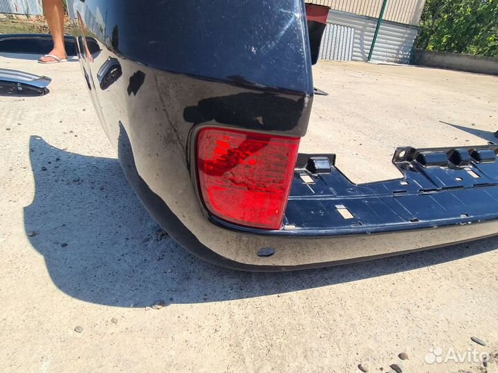 Бампер задний на ленд крузер 200