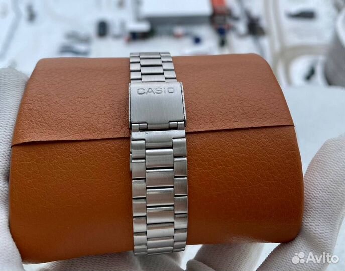 Часы casio quartz унисекс