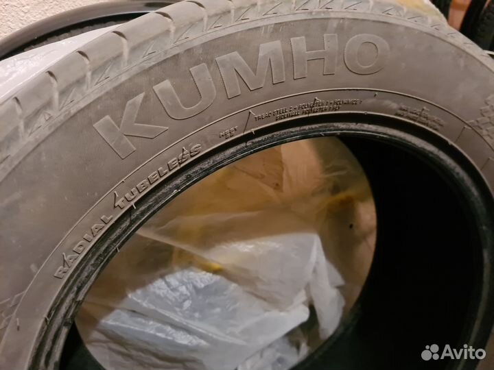 Kumho Ecsta HS51 215/55 R17 94V