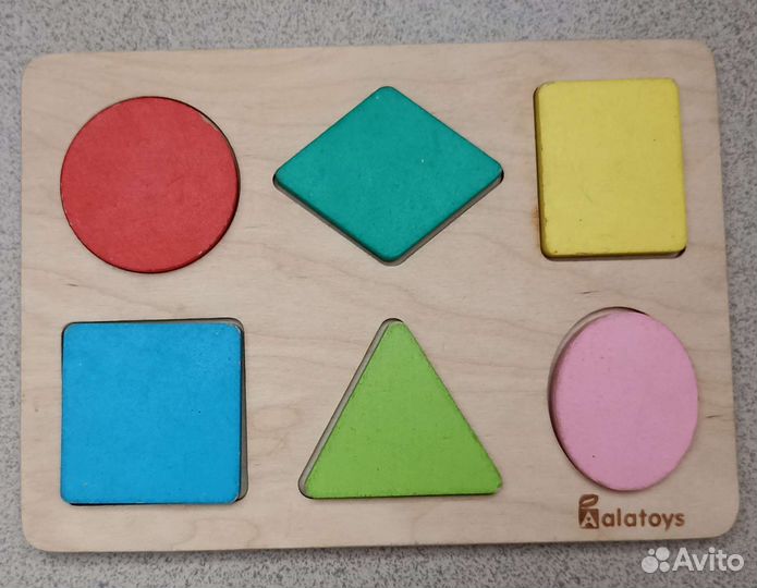 Деревянные игрушки и пазлы