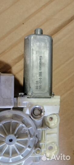 Моторчик стеклоподъемника Toyota Corolla e120