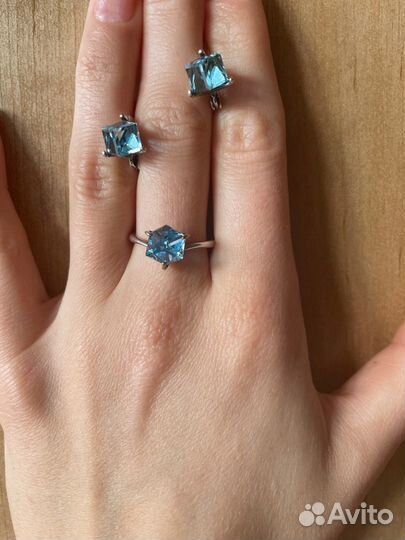 Серьги и кольцо с кристаллами Swarovski (комплект)