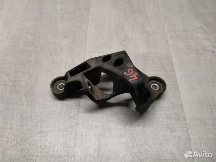 Кронштейн крепления троса кпп Skoda Fabia 2 1.2