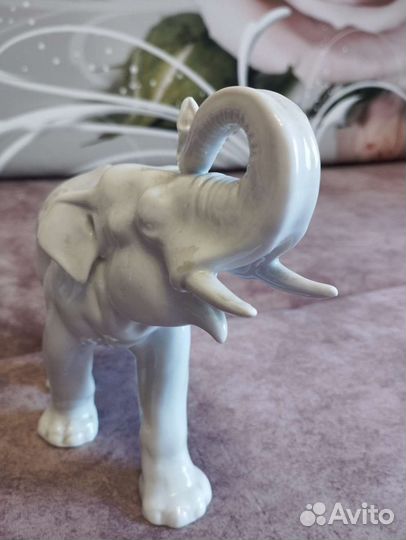 Фарфоровая статуэтка Слон белый фарфор лфз