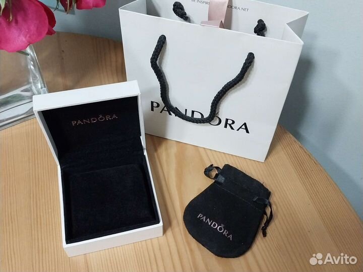 Подарочная упаковка к ювелирным украшениям Pandora